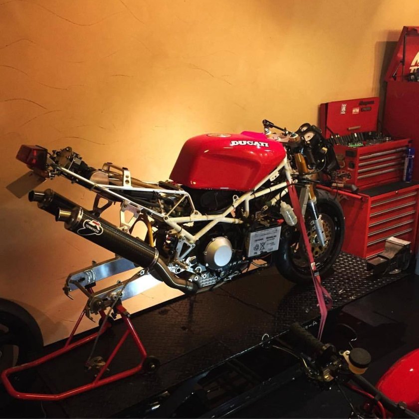 Ducati supermono engine