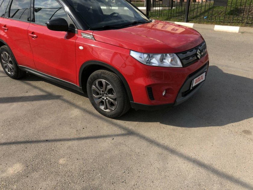 Сузуки витара красная