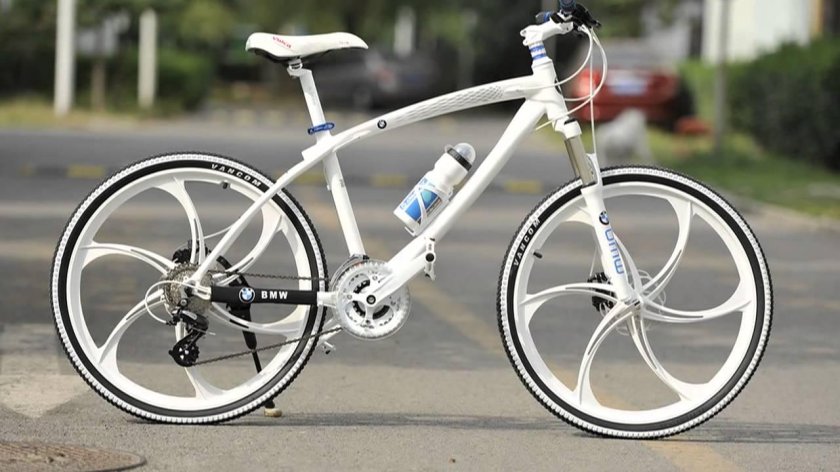 Велосипед bmw на литых дисках