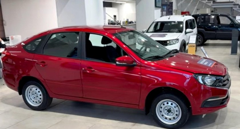 Лада гранта лифтбек 2022 красная
