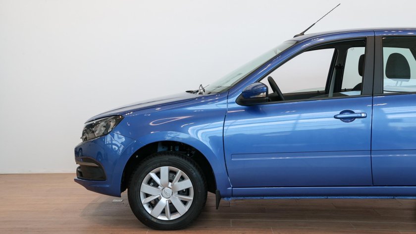 Лада Гранта кросс цвет платина