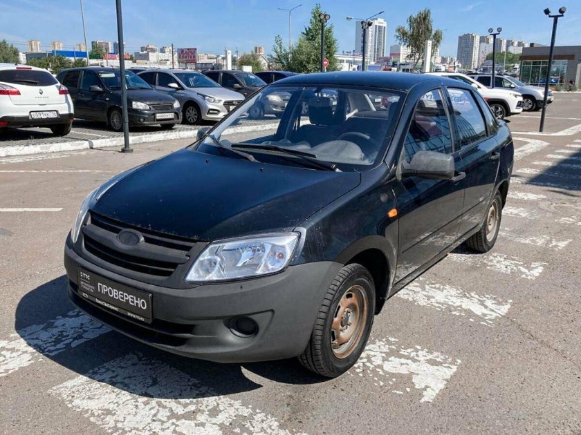 Гранта седан синий 2017