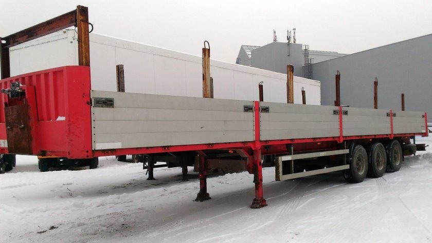 Бортовой полуприцеп МАЗ