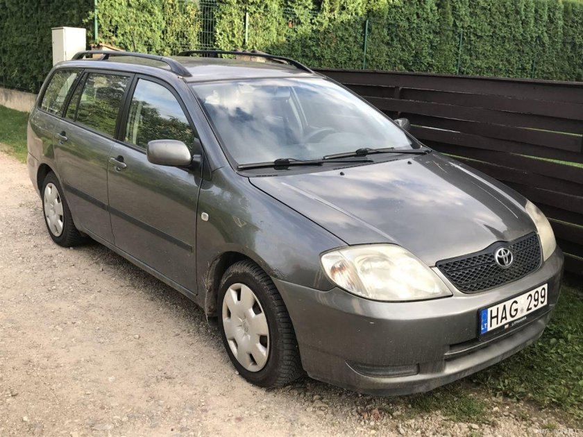 Тойота Королла универсал 2003