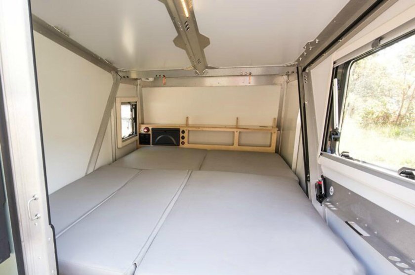 Автодом с подъемной крышей