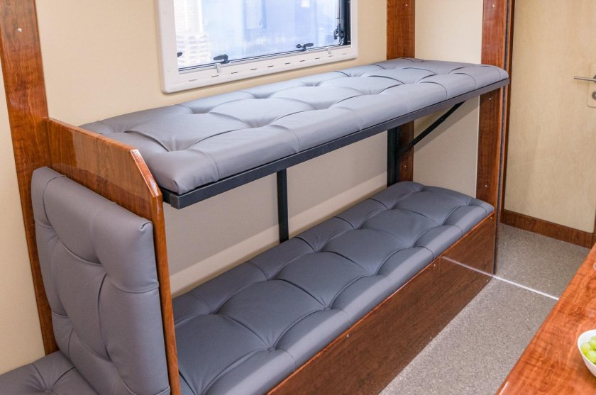 Кровать с рундуком