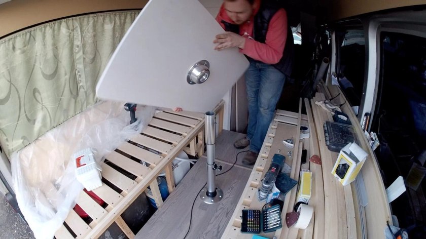 Стол трансформер для автодома кемпера