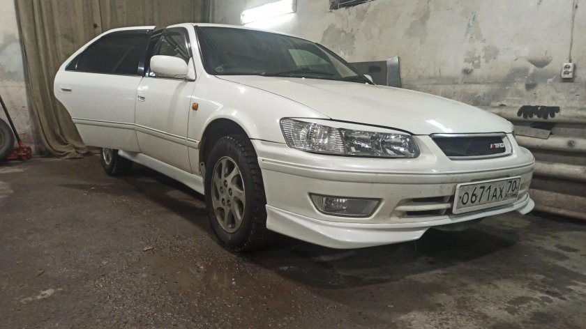 Toyota Camry Gracia 2000
