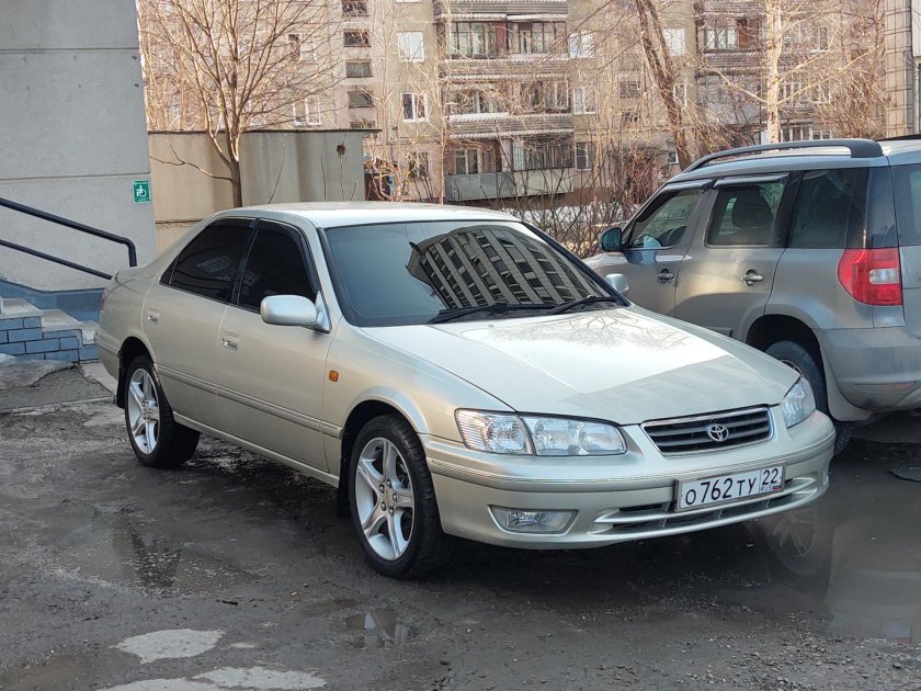 Тойота Камри Грация 2.2 1999