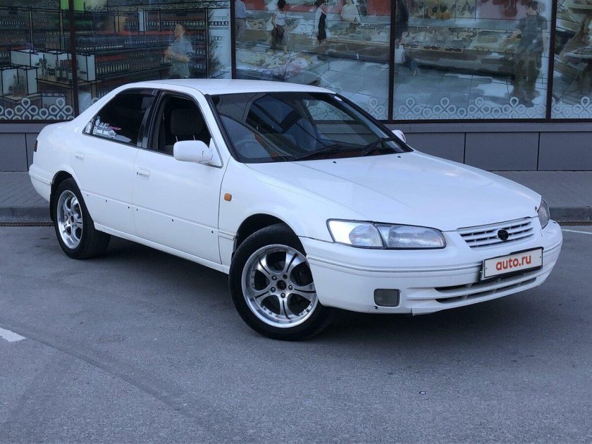 Тойота Камри Грация 1998 седан