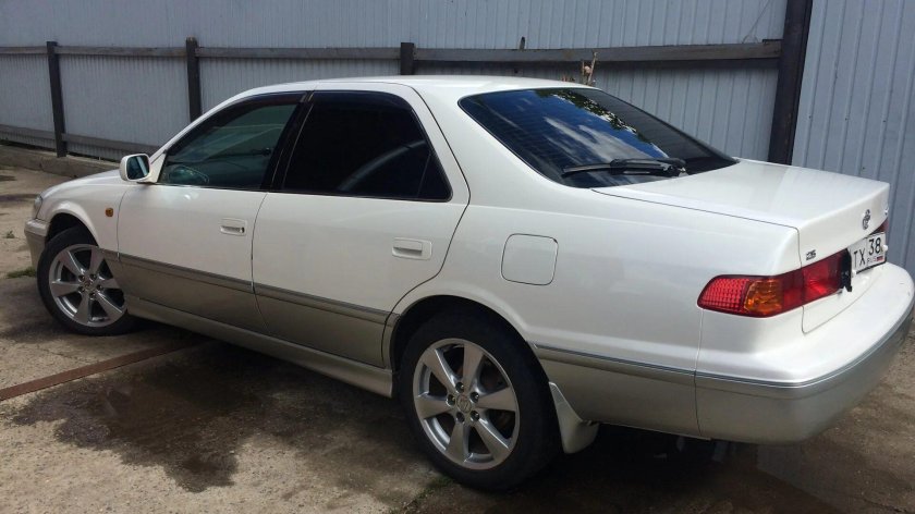 Toyota Camry Gracia 2000