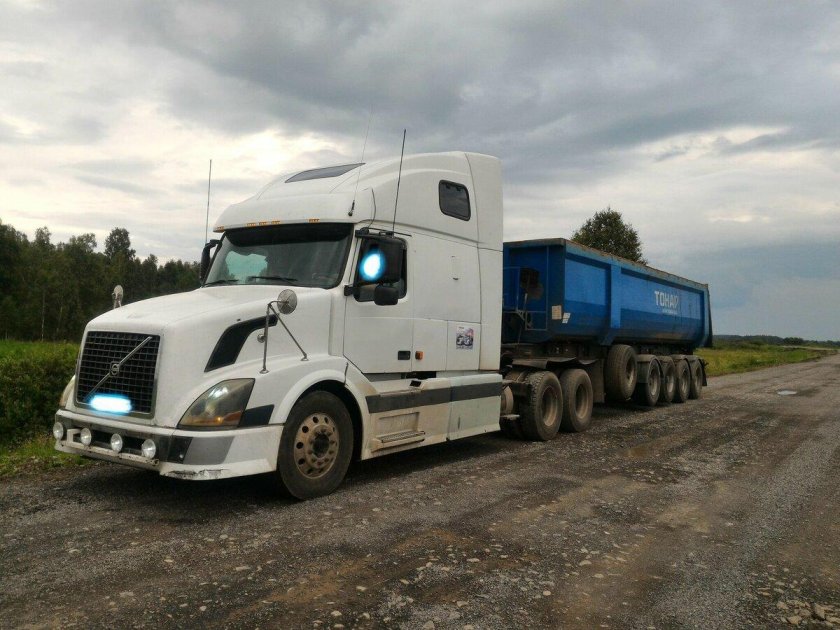 Вольво VNL 670 2004