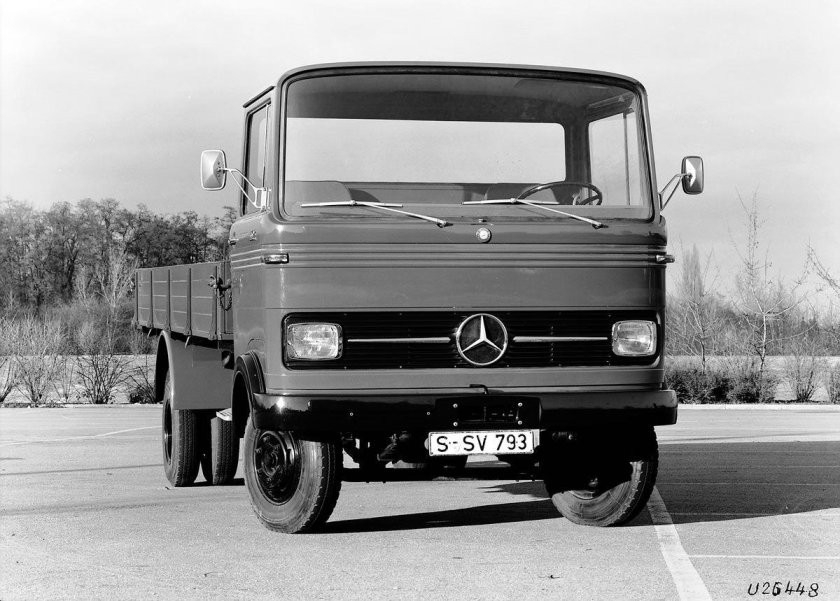 Mercedes Benz lp608