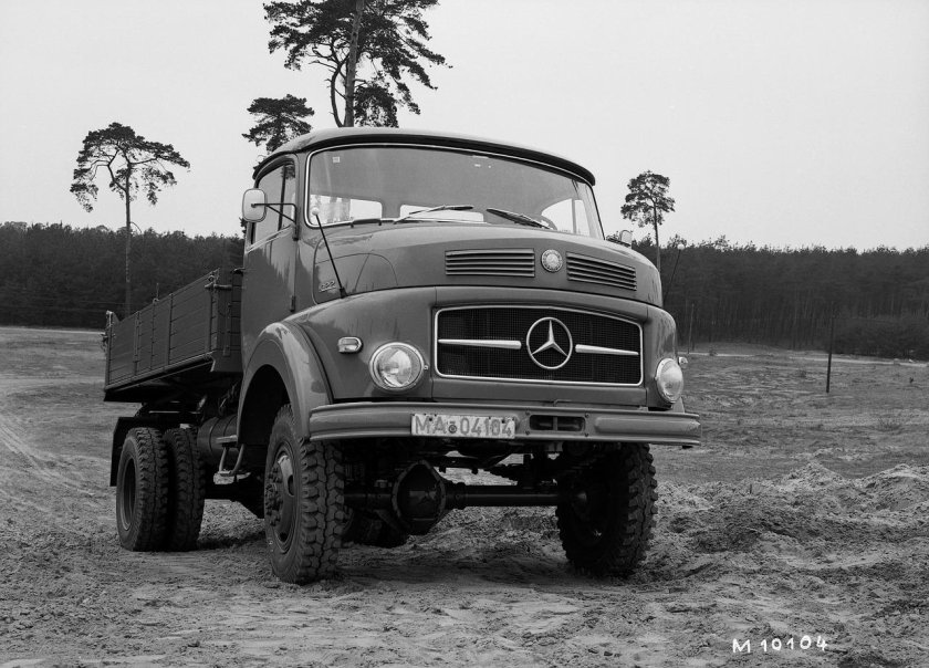 Mercedes-Benz l319
