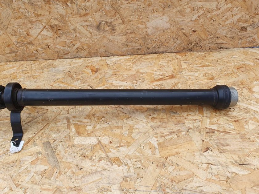 Карданный вал передний