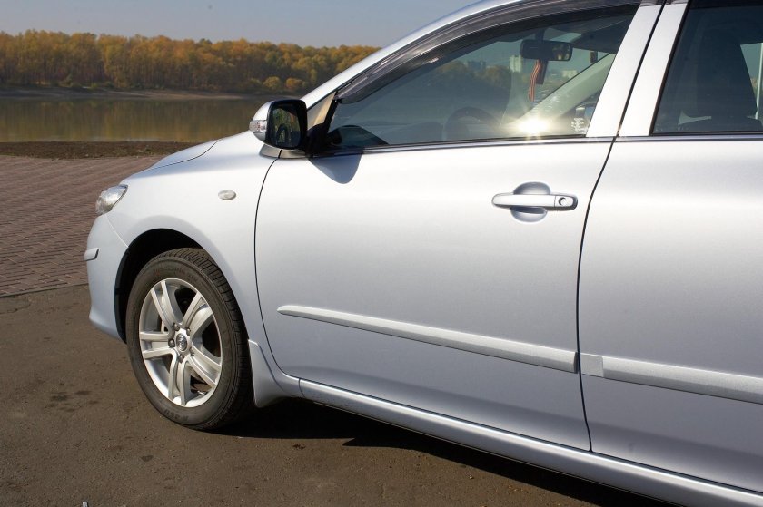 Молдинги для Тойота Королла е150