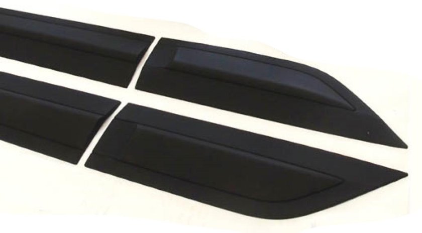 Сузуки Гранд Витара 2007 молдинги на двери