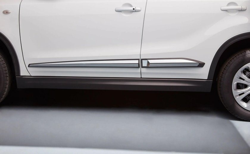 Молдинг на дверь Suzuki Grand Vitara