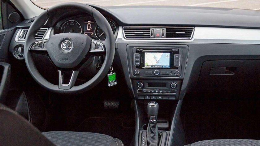 Шкода Рапид 2022 салон