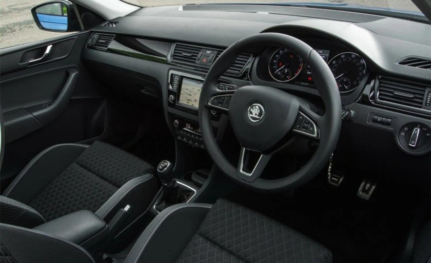 Шкода Рапид 2022 салон