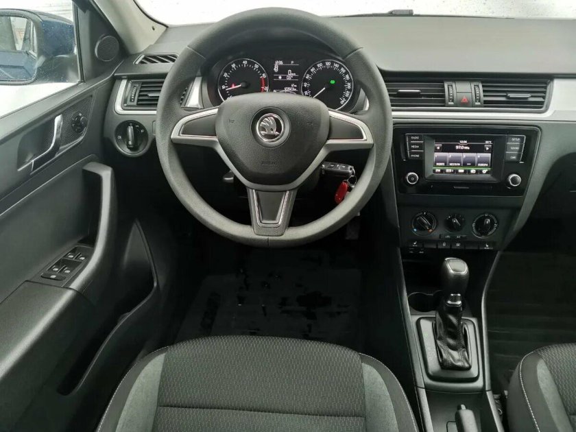 Skoda Rapid 2016 салон