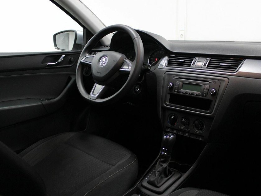 Шкода Рапид 2014 салон