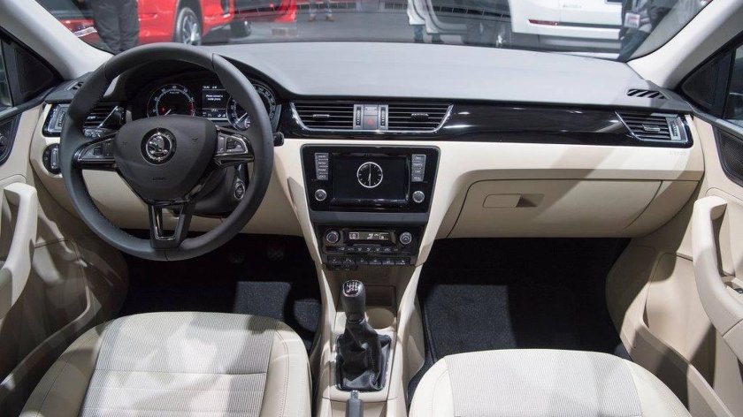 Шкода Рапид 2017 салон