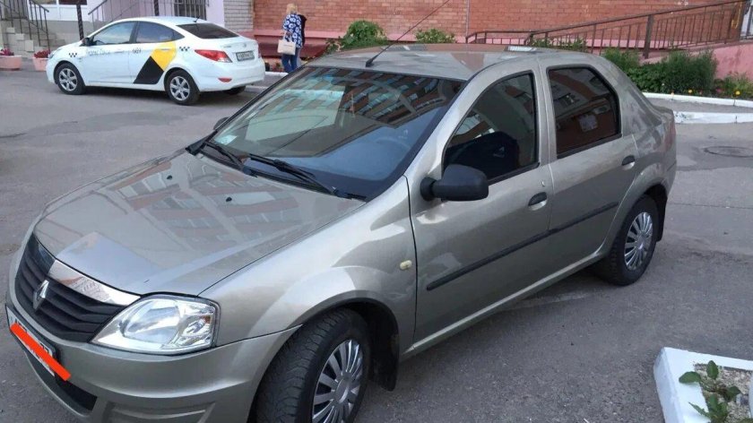 Рено Логан 2011