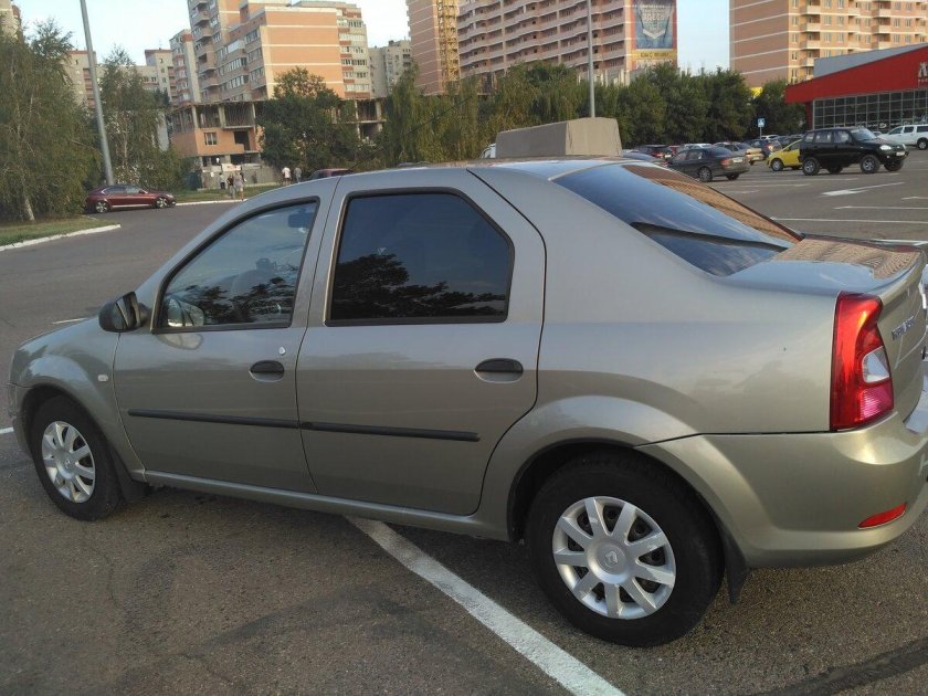 Рено Логан 2011 бежевый