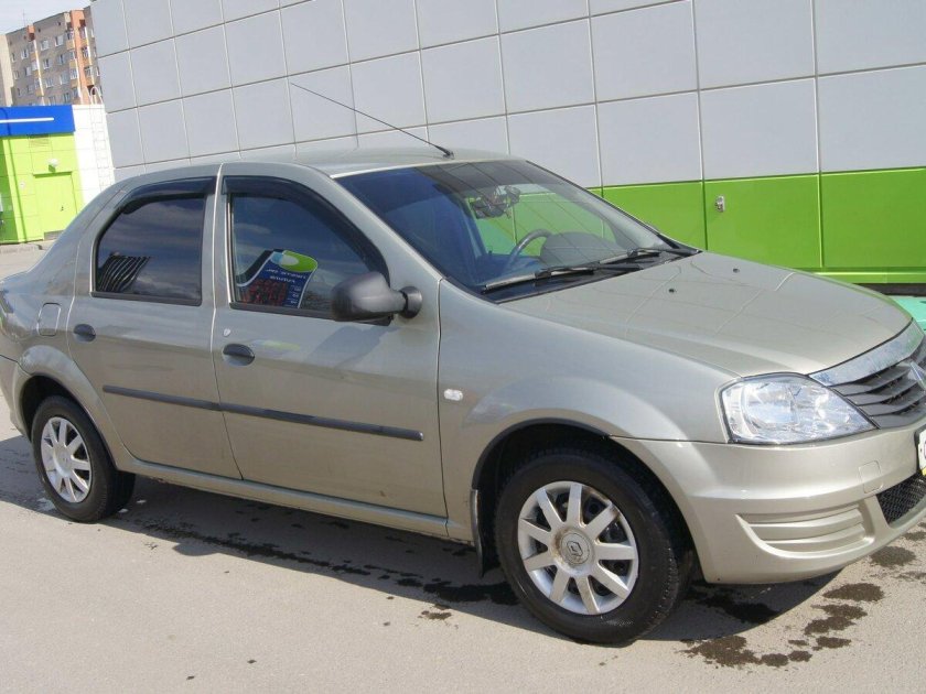 Рено Логан 2011 бежевый