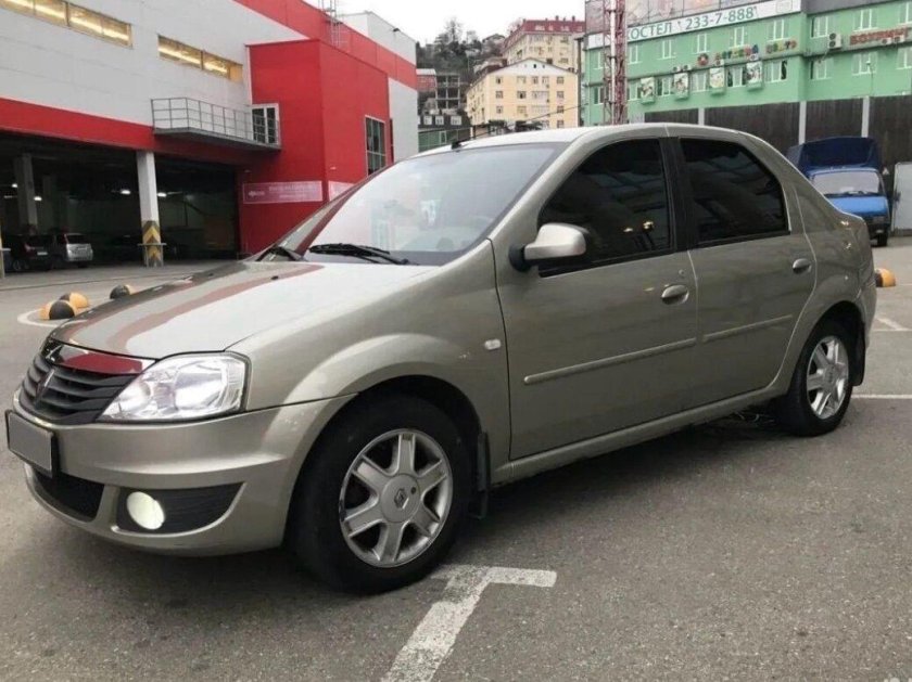 Renault Logan 2011 бежевый