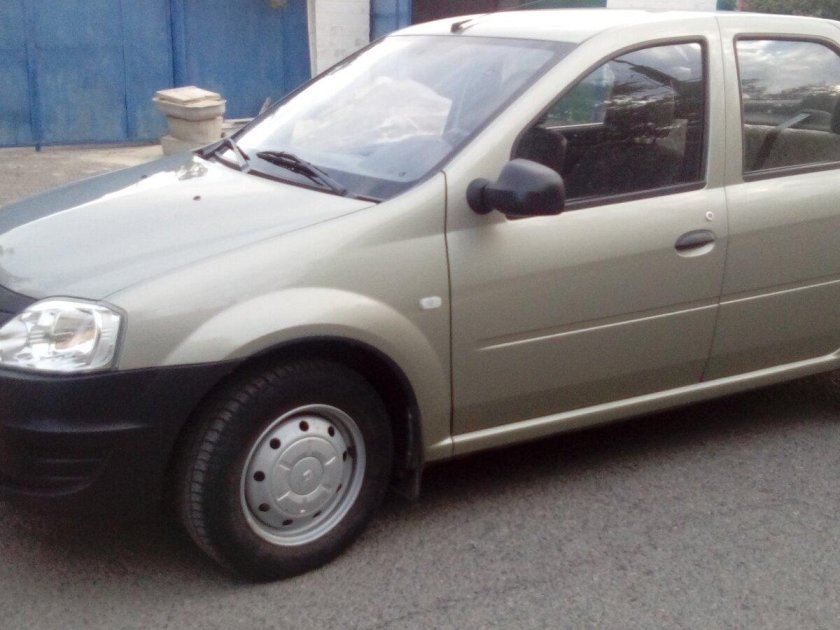 Рено Логан 2012 бежевый