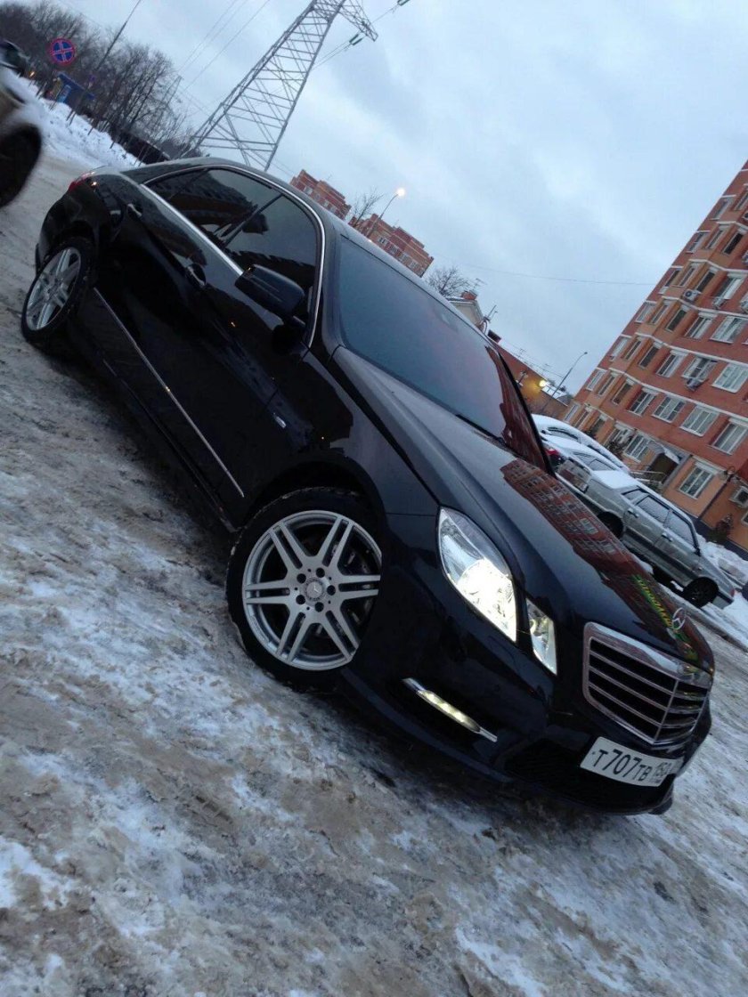 Мерседес 212 черный тонированный