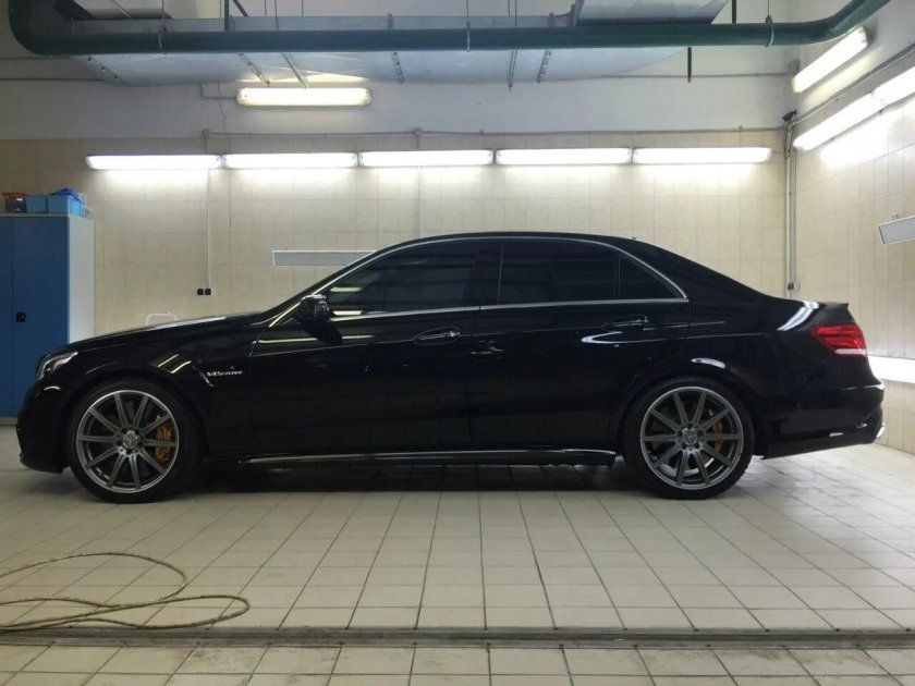 Мерседес w212 AMG черный