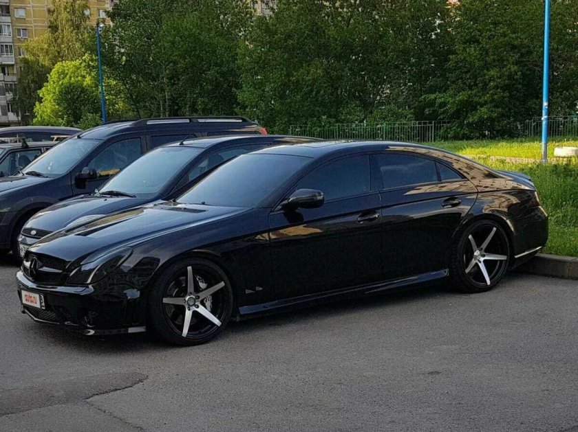 CLS 219 чёрный тонированный