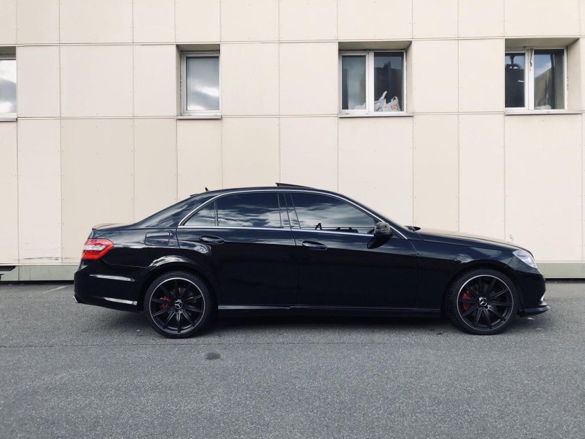 Мерседес w212 AMG черный