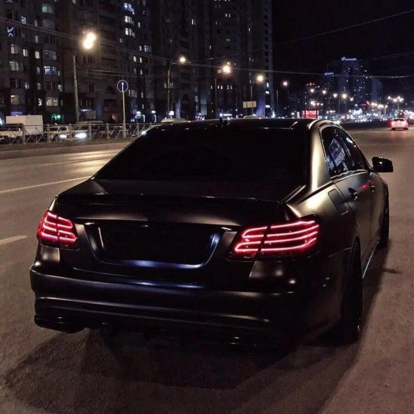 Мерседес 222 черный тонированный