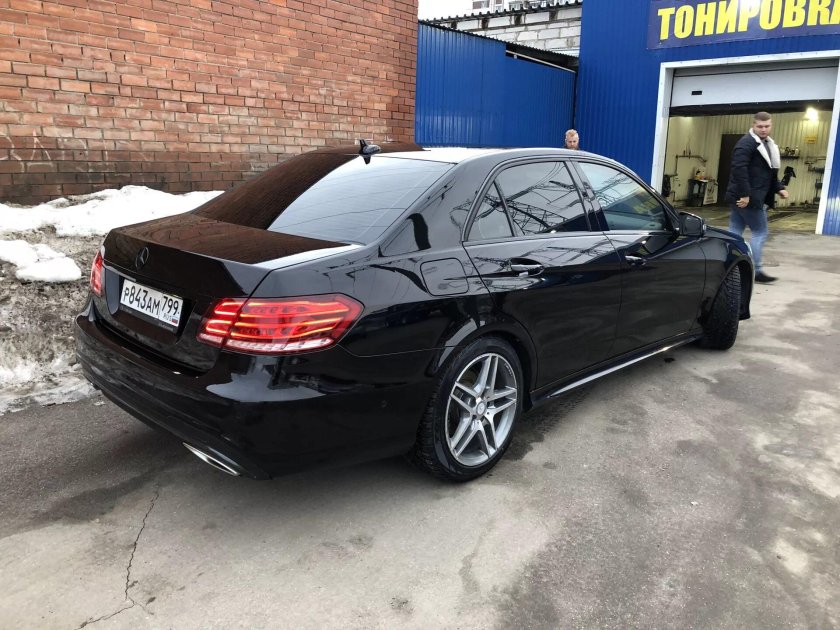 Мерседес 212 черный тонированный