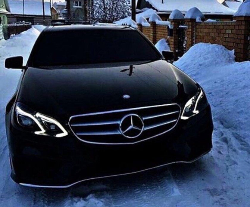 Мерседес 212 черный тонированный