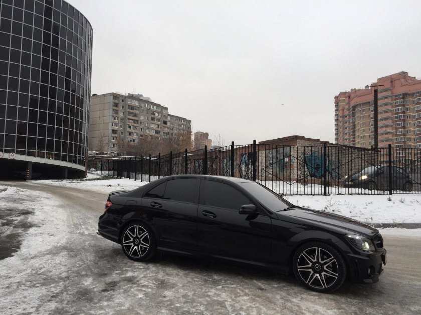 Мерседес w204 черный тонированный