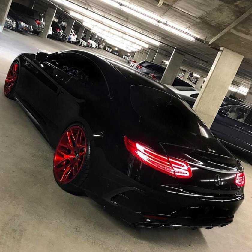 Mercedes Benz s63 AMG черный