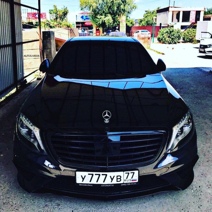 Мерседес 222 черный тонированный