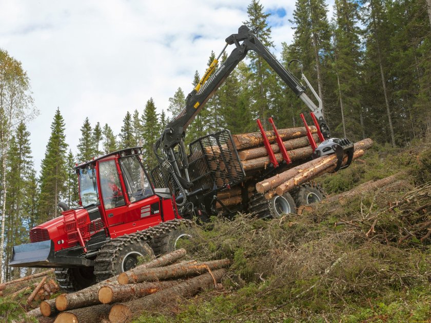 Форвардер Комацу 895