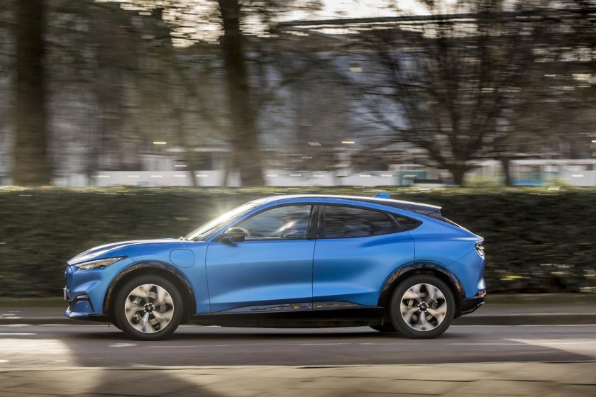 Мустанг кроссовер