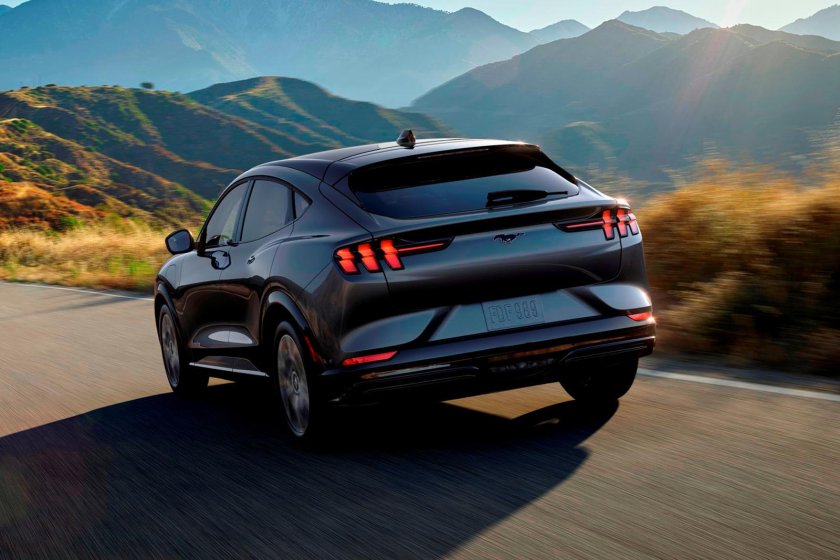 Форд Мустанг Mach e 2021