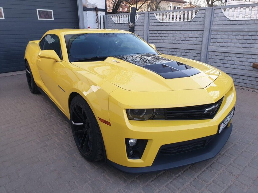 Желтый Камаро