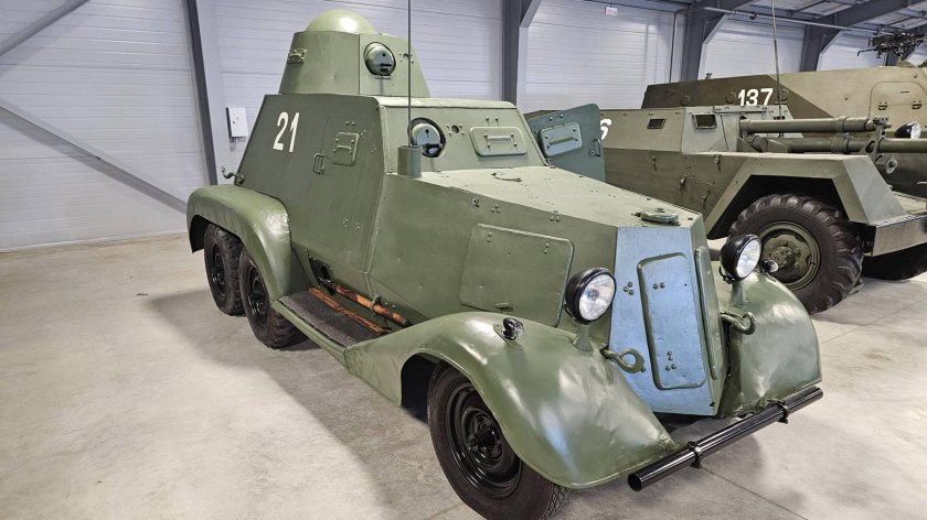 Броневик разведчик