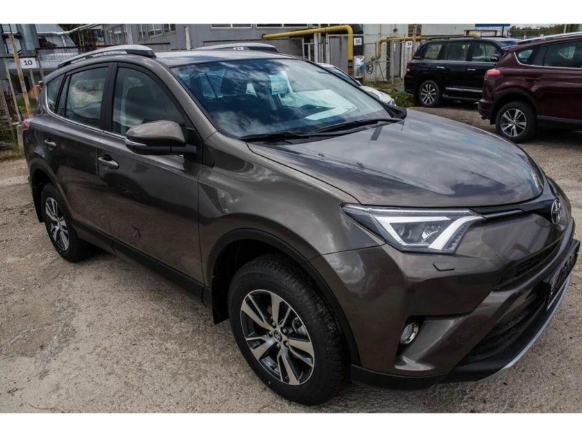 Тойота рав 4 2018 коричневый