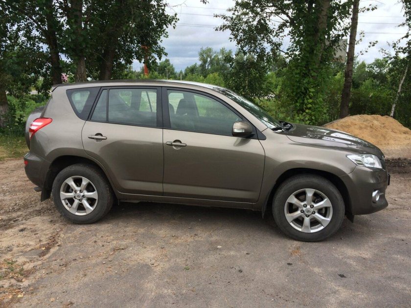 Toyota rav4 2011 коричневый