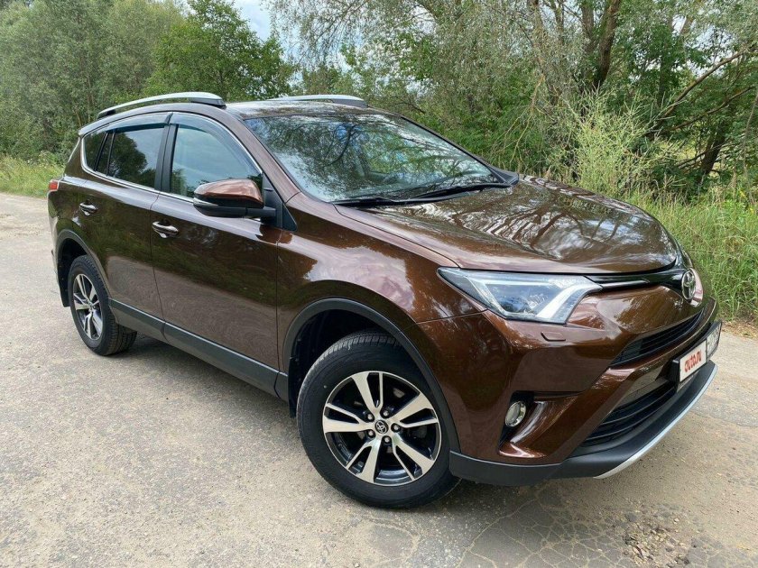 Toyota rav4 коричневый